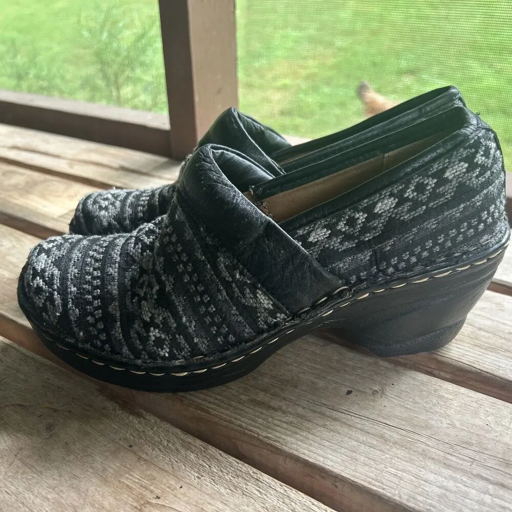 SOFTSPOTS Women's Size 9M Clog Aztec Wool Upper Black Gray Cushioned 762101